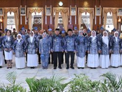 Gubernur dan Wakil Gubernur Resmi Kukuhkan Pengurus Dekranasda Kalsel Masa Bakti 2025–2030