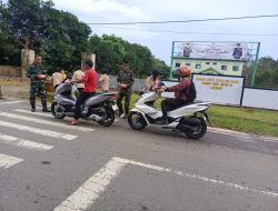 Koramil Lampihong Bagikan Ratusan Takjil