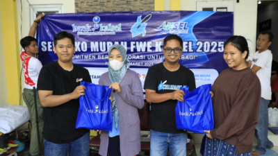 Bank Kalsel Bersama FWE Bagikan Sembako Gratis untuk Masyarakat Pra Sejahtera