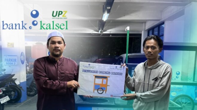 Bank Kalsel Cabang Rantau Serahkan Rombong Barakah untuk Dua Mustahik