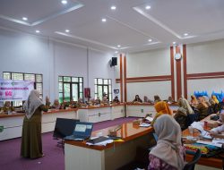 Dinkes Balangan Gelar Orientasi Revisi Buku KIA 2024 ke Versi Terbaru