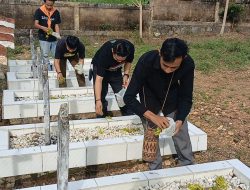 Pemuda Pencinta Alam Peringati Momen 17 Mei di Makam Pahlawan Karang Intan