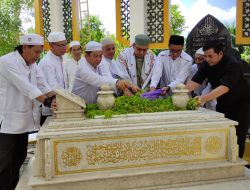KKB se-Indonesia Ziarah ke Makam Tokoh Nasional Warga Bakumpai