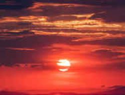 “Sanja Kuning” Antara Fenomena Alam dan Mitos Mistis