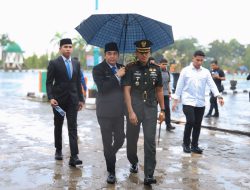 Bupati Andi Rudi Latif Pimpin Harkitnas dan HUT Proklamasi Pemerintahan ALRI Divisi 4 : Semangat Kebangkitan Nasional Tak Padam Meski Diguyur Hujan