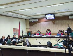 Terdakwa Suap Dinas PUPR Kalsel, Yuli Terisak Mengingat Anak Bungsunya