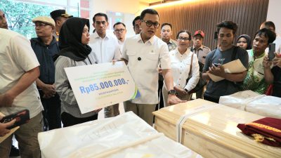 Hadir bagi Pekerja Migran Indonesia: BPJS Ketenagakerjaan Serahkan Santunan Kematian kepada Keluarga PMI Musthakfirin