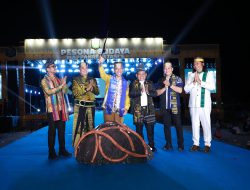 Pesona Budaya Mappanre Ri Tasi’e dan Expo Tanah Bumbu 2025 Resmi Dibuka, Bupati Tanbu: Cermin Kearifan Lokal Masyarakat Pesisir