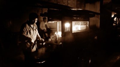 Warung Nasi Goreng Didatangi Pembeli Gaib