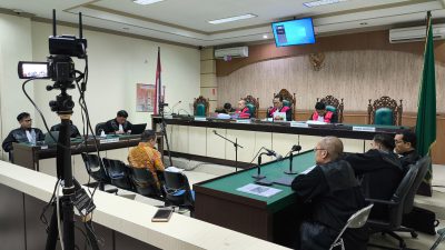 Akui Tak Menikmati Uang Gratifikasi, Eks Kadis PUPR Kalsel Menangis Mohon Keringanan Vonis