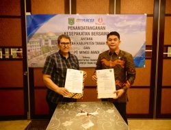 Bupati Andi Rudi Latif dan PT Wings Abadi Tandatangani MoU Peningkatan Konektivitas Udara Rute Batulicin–Makassar