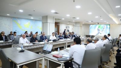 Penerbangan Internasional Dijadwalkan September, H. Muhidin Bahas Perpanjangan Runway Bandara Syamsudin Noor ke Kemenhub