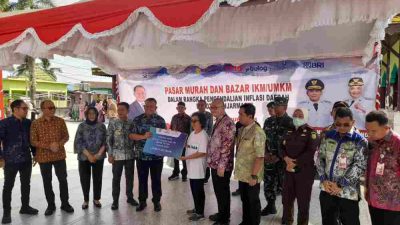 Wamen UMKM Salurkan KUR Bank Kalsel untuk Pelaku UMKM di Banjarmasin