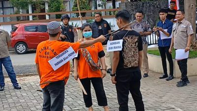 Rekonstruksi Pembunuhan dan Mutilasi di Kabupaten Banjar, Istri dan Ipar Korban Perankan 43 Adegan