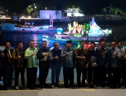 Parade Jukung Hias Bikin Kagum Gubernur H Muhidin dan Masyarakat di Festival Wisata Budaya Pasar Terapung 2025