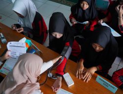 58 Siswa SMA Negeri 1 Lampihong Mengikuit Tes Kebugaran