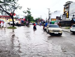 Tak Ada Drainase di Jalan Pangeran Hidayatullah Banua Anyar, Masyarakat Keluhkan Genangan Air