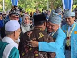 Paman Birin Hadir di Puncak Peringatan Harjad Kalsel ke-75, Gubernur H. Muhidin Beri Pelukan Hangat