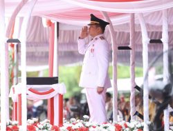 Bupati Andi Rudi Latif Inspektur Upacara HUT ke-80 RI di Tanah Bumbu