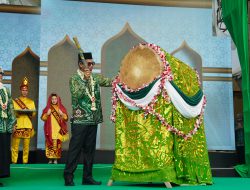 Pemukulan Bedug Tanda di Bukanya MTQ Nasional XVIII Kabupaten Balangan oleh Wakil Bupati