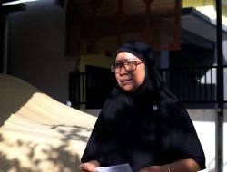 Rutin Bayar Tepat Waktu, Hernita Riyani Dapat Gratis Tagihan Air dari PTAM Intan Banjar