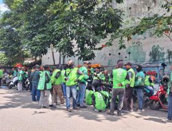 Taman Kamboja Mulai Dipadati Massa, Polisi Siaga di Sekitar DPRD Kalsel