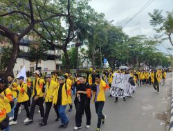 Ribuan Massa Aksi Geruduk Gedung DPRD Provinsi Kalsel dan Serukan Tuntutannya