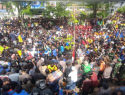 Ketua Dewan Kalsel Siap Bawa Surat Rakyat ke Pusat, Ribuan Demonstran Bubar dengan Tertib