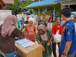 Pemkab Balangan Salurkan Cadangan Pangan Tahap II dan III di Tiga Desa Rawan Pangan