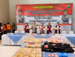 Polda Kalsel Gagalkan Peredaran Sabu & Ekstasi Senilai Rp87,9 Miliar Milik Fredy Pratama, Dua Kurir Terancam Hukuman Mati