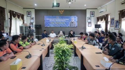 Desy Oktavia Sari Sosialisasi Nilai Pancasila ke Relawan Damkar HSS