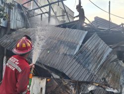 Kebakaran di Pelambuan Hanguskan 8 Bangunan, Termasuk PAUD dan Ruko