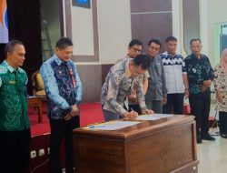 Pemko Banjarbaru Reviu Pelayanan Disdik dan Disdukcapil