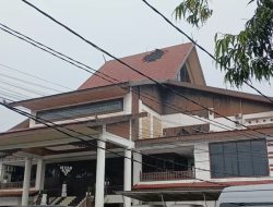 Angin Kencang Terbangkan Atap DPRD Banjar, Ruang Paripurna Kebanjiran