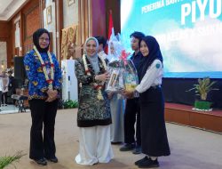 10.030 Siswa Kurang Mampu Terima Bantuan, Ketua TP PKK Kalsel Hj. Fathul Jannah Muhidin Upayakan Anak Tidak Putus Sekolah