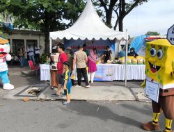 Polisi Nyamar Jadi Badut di Gerakan Pangan Murah, 8 Ton Beras SPHP Terjual