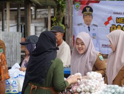 Pasar Murah di Desa Murung Abuin Warga Antusias Berbelanja