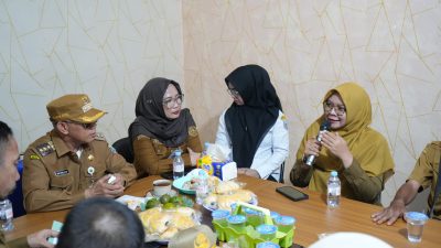 Lakukan Kunjungan Kerja, Bupati Berdialog Bersama Aparat Desa Terkait Rencana Pembangunan Embung Air Terjun Seratak