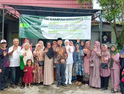 Sambut Hari Pahlawan, Wagub dan Ketua BKOW Kalsel Kunjungi Bank Sampah Kenanga