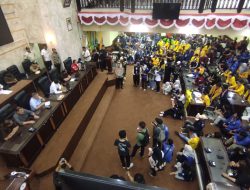 Ruang Paripurna Diambil Alih Mahasiswa, DPRD Kalsel Sepakat Teken MoU