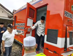 Pastikan Kenyamanan Jemaah, Gubernur H. Muhidin Cek Langsung Fungsi Toilet Portable Jelang Momen 5 Rajab