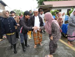 Wagub Kalsel Turun Langsung Salurkan Bantuan Banjir di Kabupaten Banjar