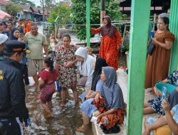 Warga Keluhkan Berbagai Penyakit Akibat Banjir di Sungai Lulut Selama Hampir 2 Pekan