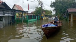 Banjir Seminggu Tak Surut, Warga Sungai Tabuk Keramat Dihantui Maling dan Rumah Rusak