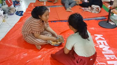Pengungsi Banjir di Sungai Tabuk Menahan Lapar dan Mulai Diserang Penyakit