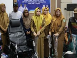 Salurkan Bansos Disabilitas dan Lansia, Bupati Andi Rudi Latif Tekankan Layanan Kesehatan dan Pemberdayaan