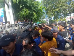 Mahasiswa Desak Ketua DPRD Kalsel Temui Massa Aksi Tolak Pilkada Lewat DPRD
