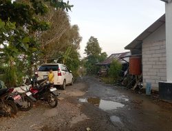 Terendam Banjir, Jalan Ray 5 Tebing Rimbah Semakin Rusak dan Berlobang hingga Membahayakan