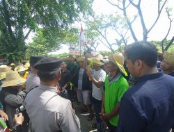 Tolak Instruksi Menhub, Ratusan Angkutan Sungai Demo KSOP Banjarmasin