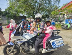 Anak TK Diajak Naik Motor Polisi, Begini Cara Satlantas Polresta Banjarmasin Tanamkan Tertib Lalu Lintas Sejak Dini